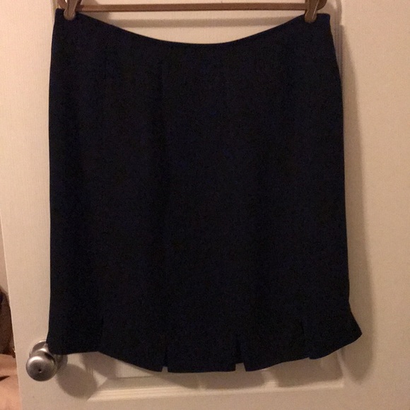 KASPER SKIRT Black /Size #16. Split flaps / lining. - Picture 8 of 8